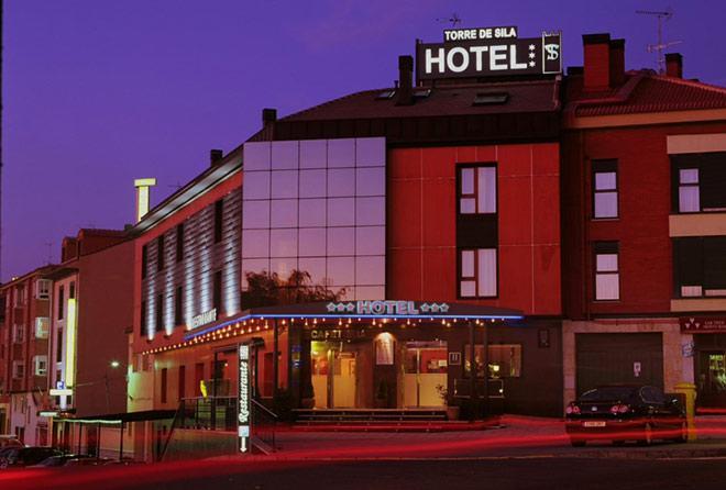 Hotel Torre De Sila Тордесільяс Екстер'єр фото